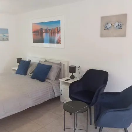 Benucia Family Guest house *